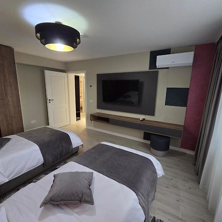 Monarc Boutique Aparthotel - Self Check-In Visan エクステリア 写真