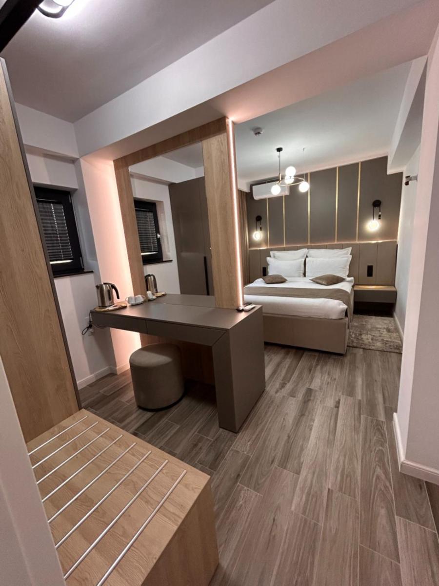 Monarc Boutique Aparthotel - Self Check-In Visan エクステリア 写真