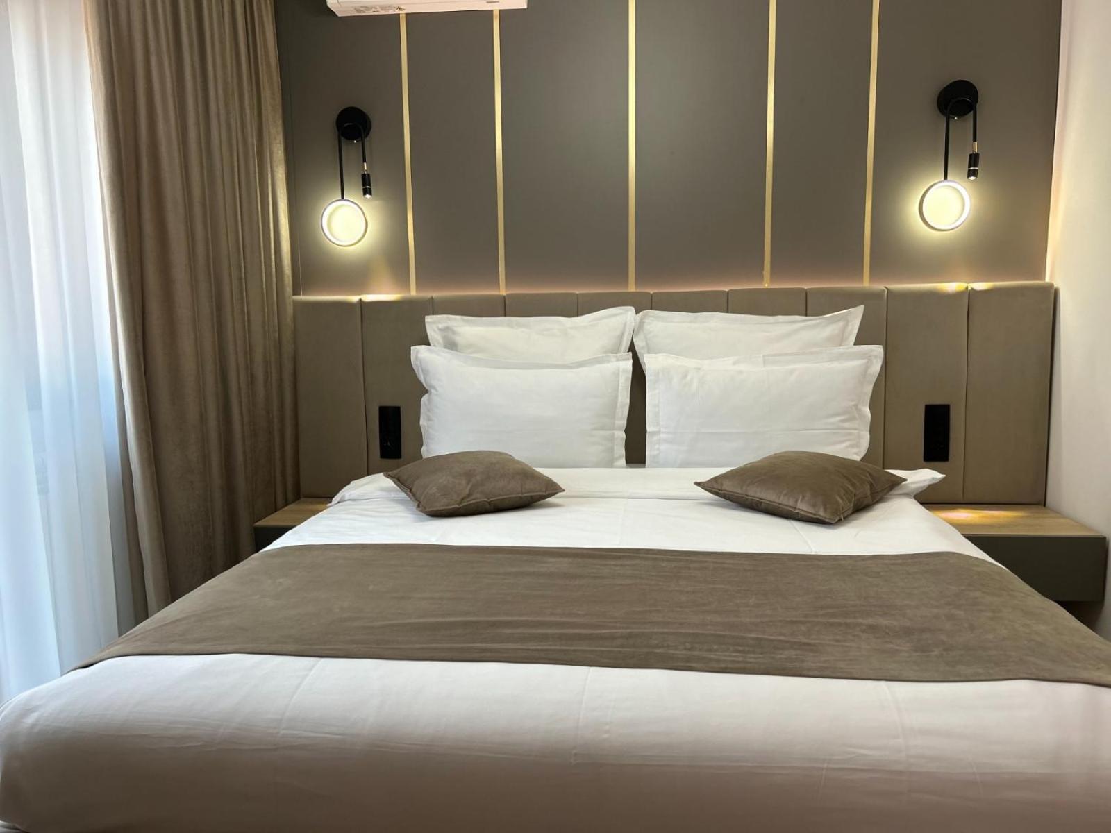Monarc Boutique Aparthotel - Self Check-In Visan エクステリア 写真