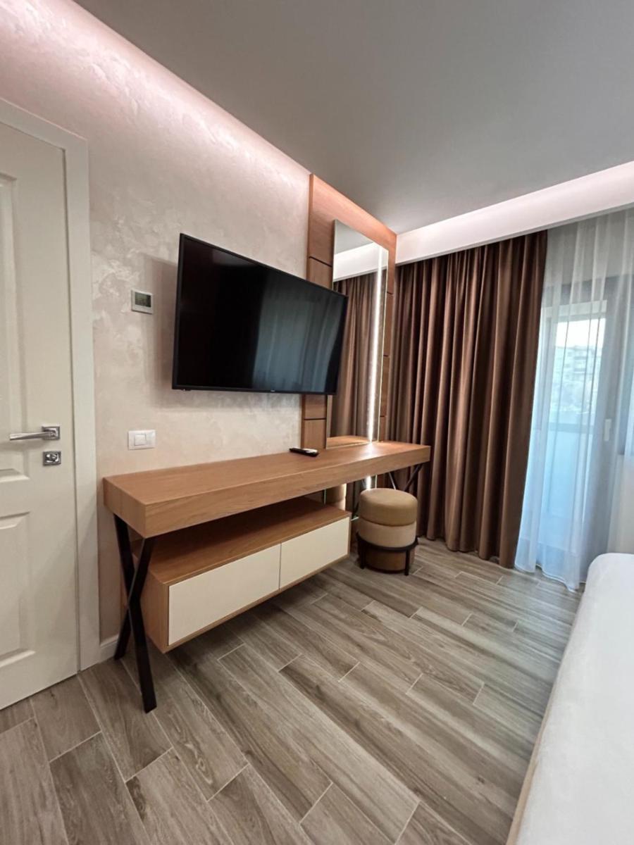 Monarc Boutique Aparthotel - Self Check-In Visan エクステリア 写真