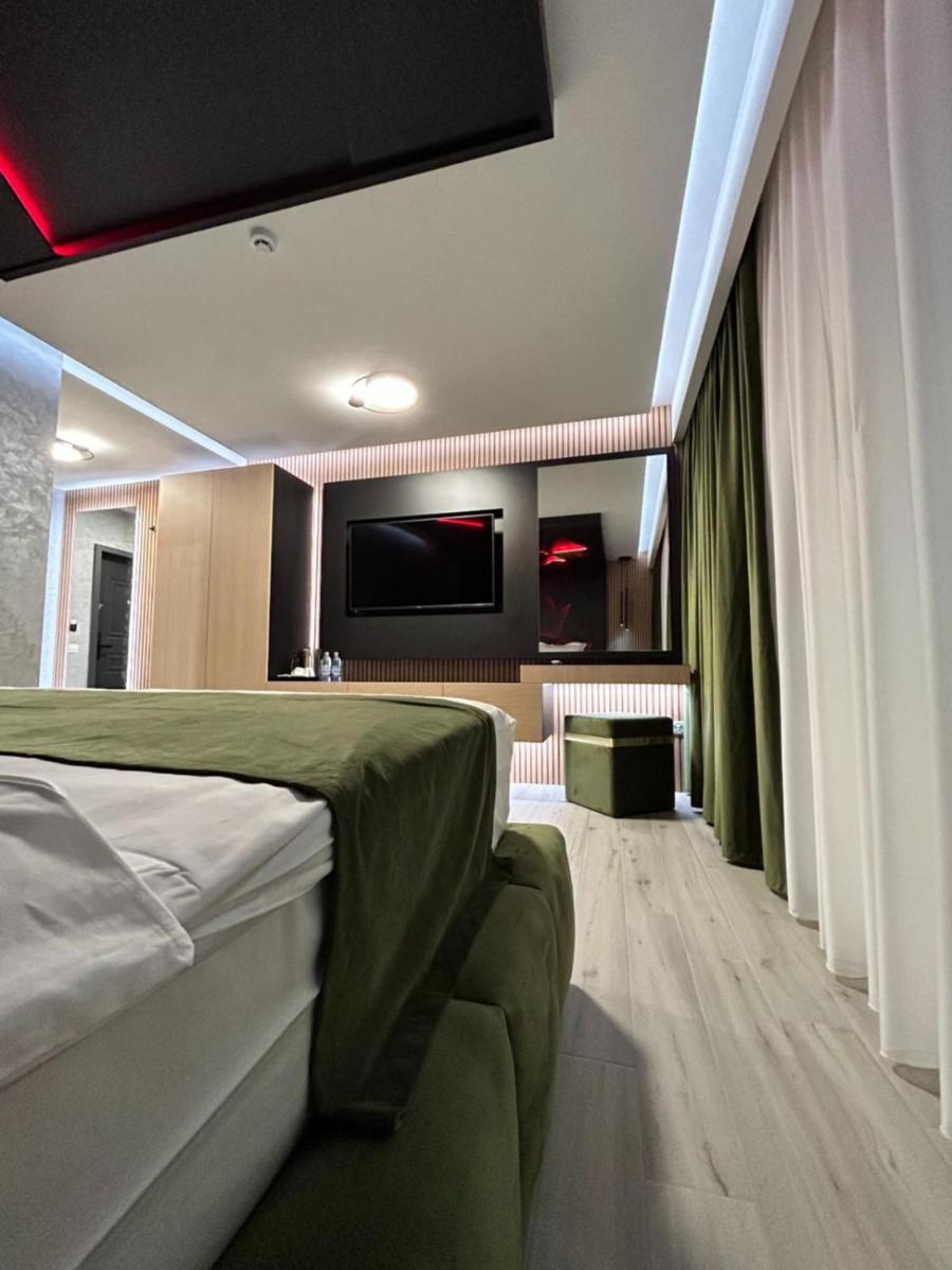 Monarc Boutique Aparthotel - Self Check-In Visan エクステリア 写真