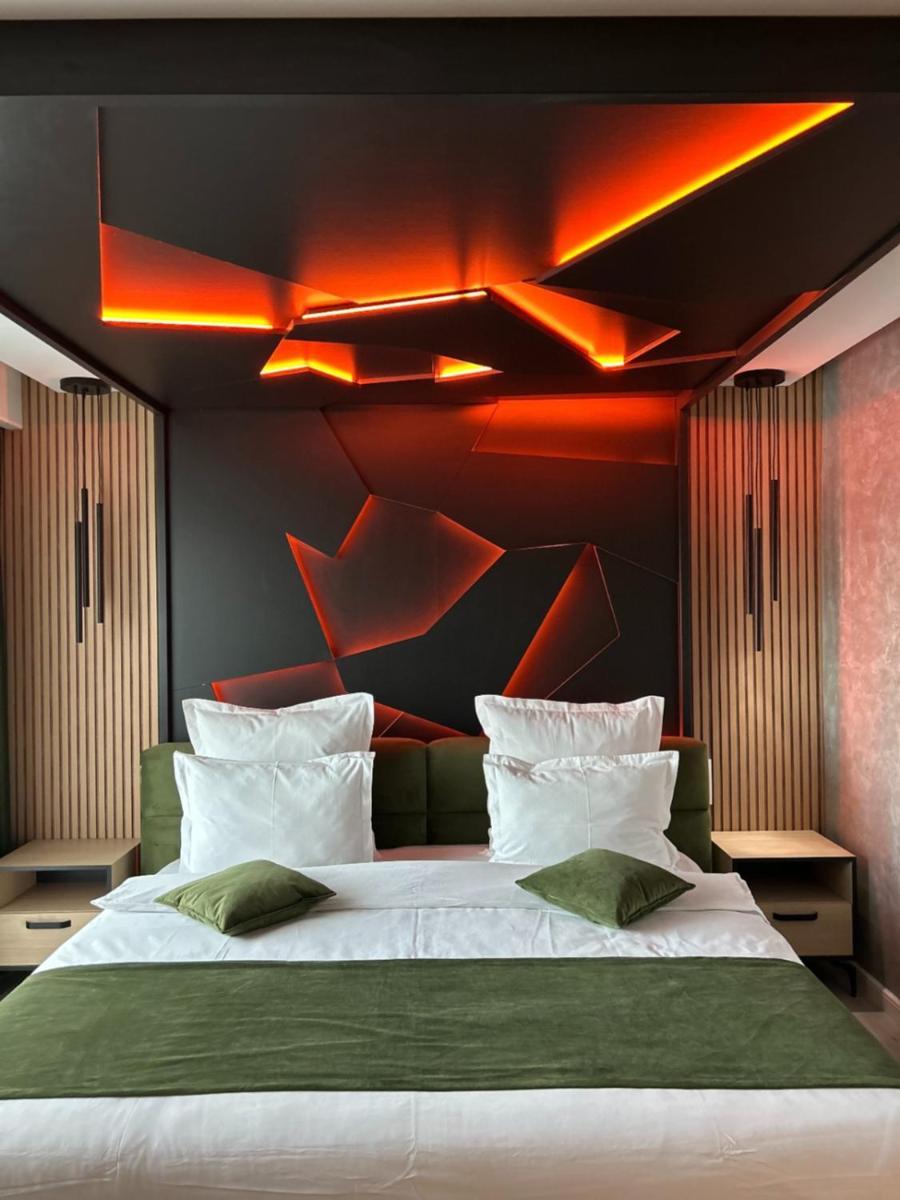 Monarc Boutique Aparthotel - Self Check-In Visan エクステリア 写真