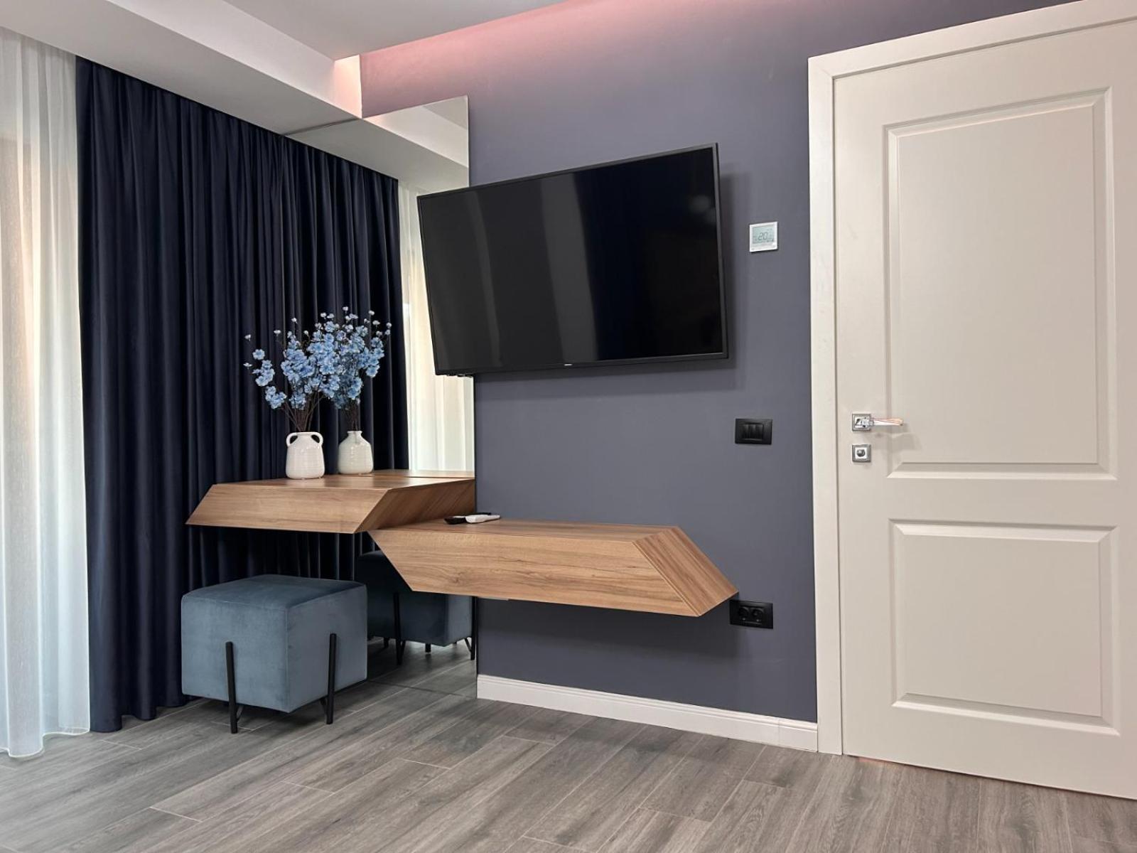 Monarc Boutique Aparthotel - Self Check-In Visan エクステリア 写真