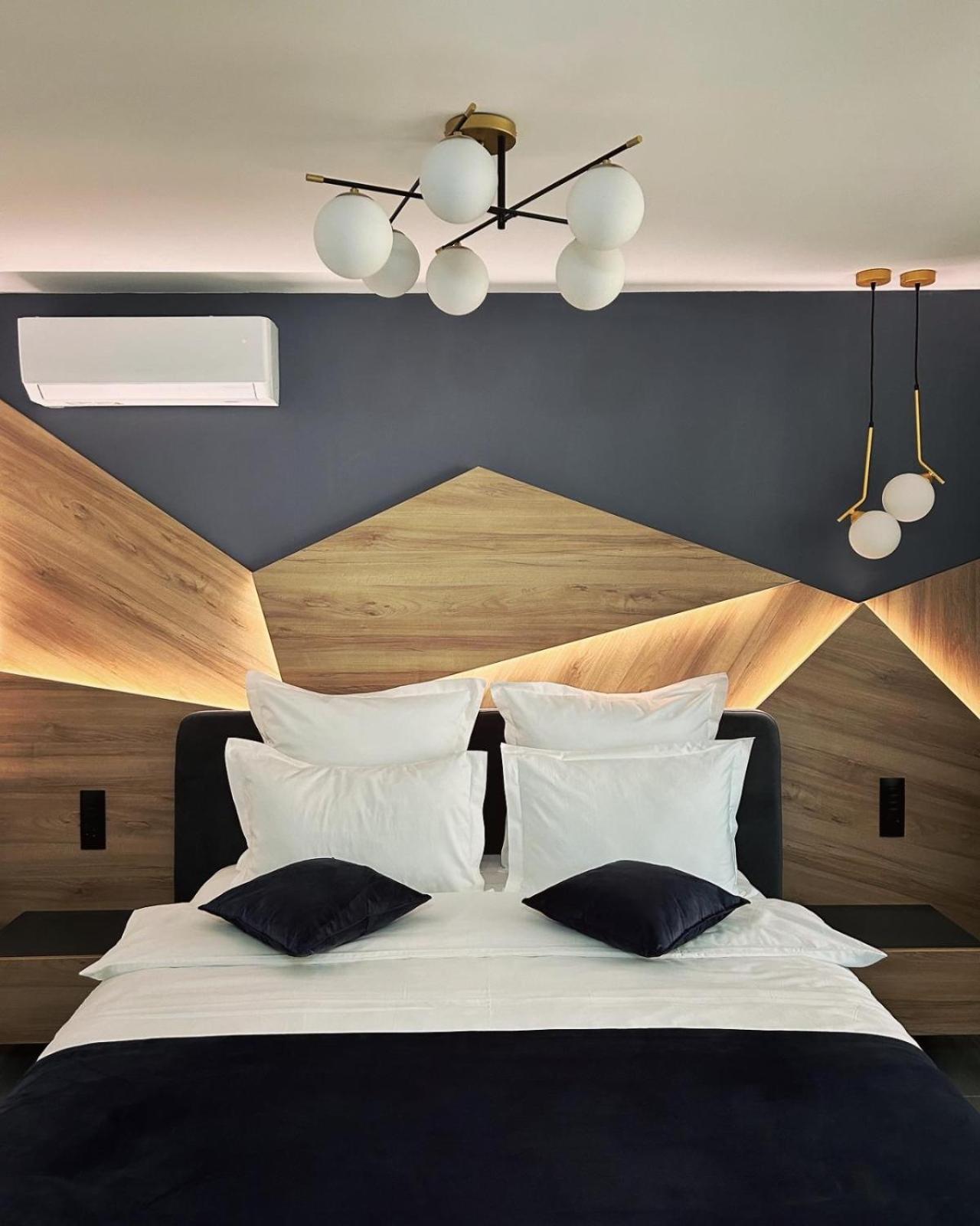 Monarc Boutique Aparthotel - Self Check-In Visan エクステリア 写真