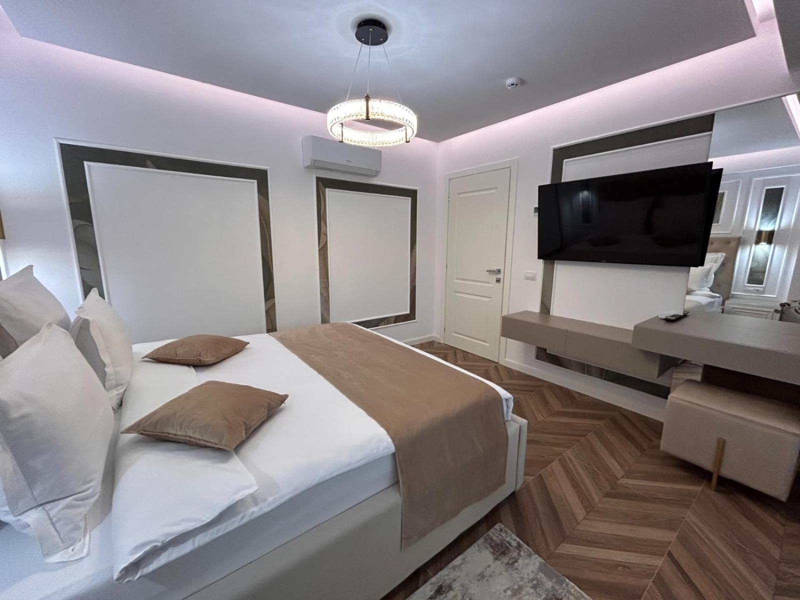 Monarc Boutique Aparthotel - Self Check-In Visan エクステリア 写真