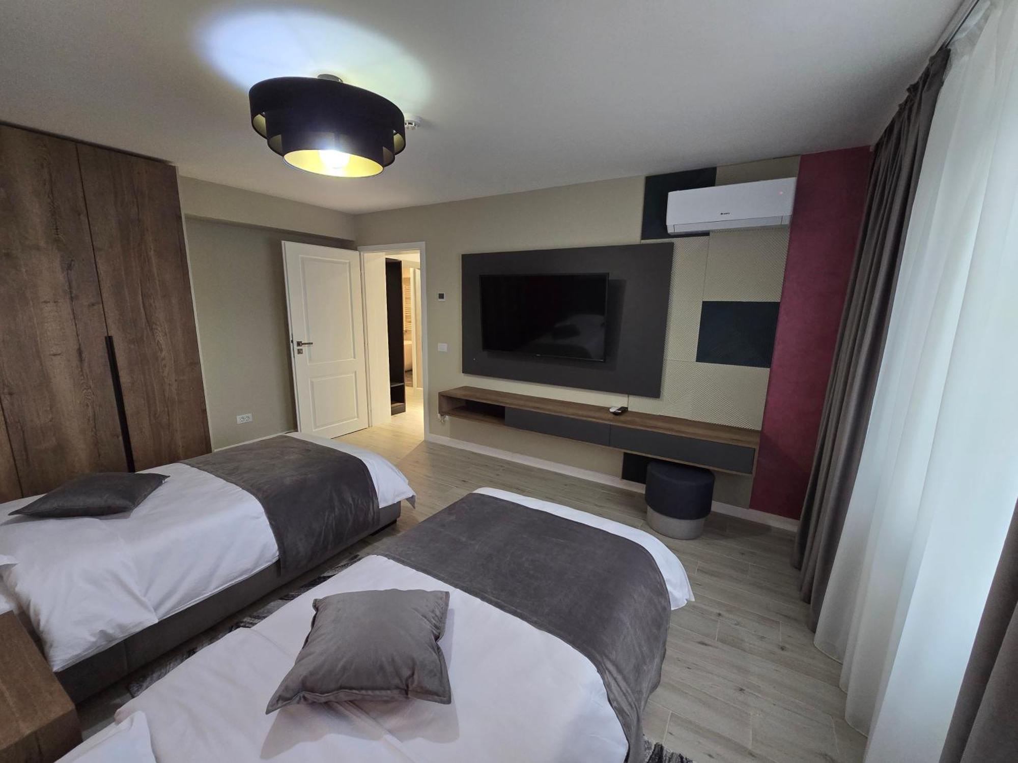 Monarc Boutique Aparthotel - Self Check-In Visan エクステリア 写真