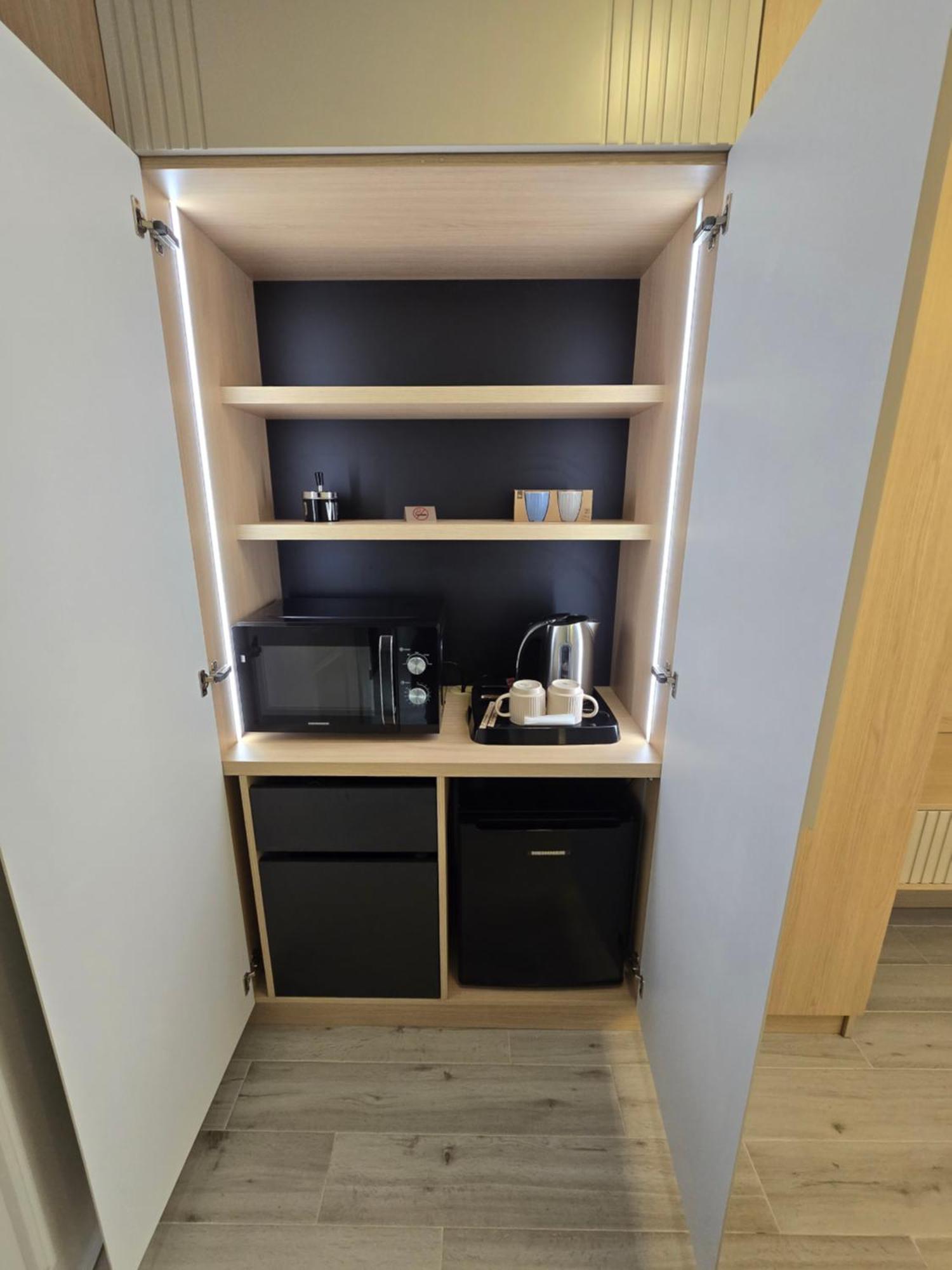 Monarc Boutique Aparthotel - Self Check-In Visan エクステリア 写真